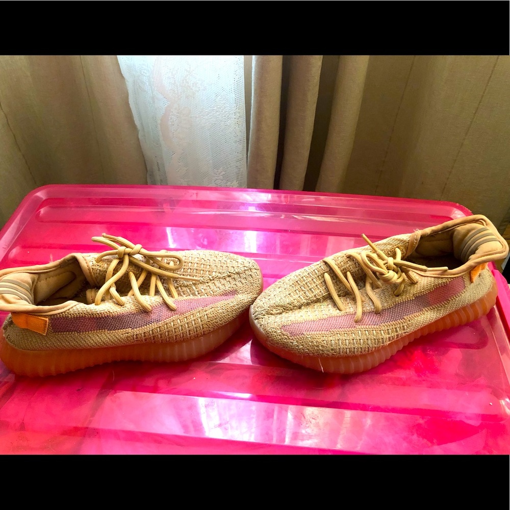 Eyeshadow Clay Sneakers